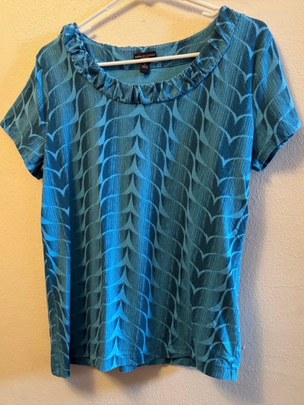 Dana Buchman Turquoise Blue Geometric Blouse Ruched Neck Top Size L